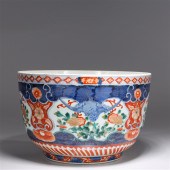 Chinese enamaled porcelain bow
