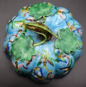 CHINESE ENAMEL DECORATED LIDDE