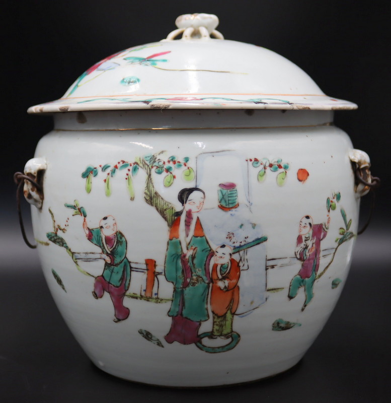 CHINESE ENAMEL DECORATED LIDDED