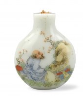 CHINESE ENAMEL GLASS SNUFF BOT