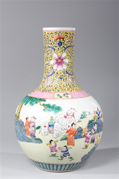 Chinese enameled porcelain vase