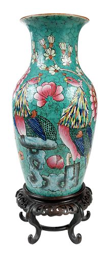 CHINESE ENAMELED PORCELAIN VASE20th