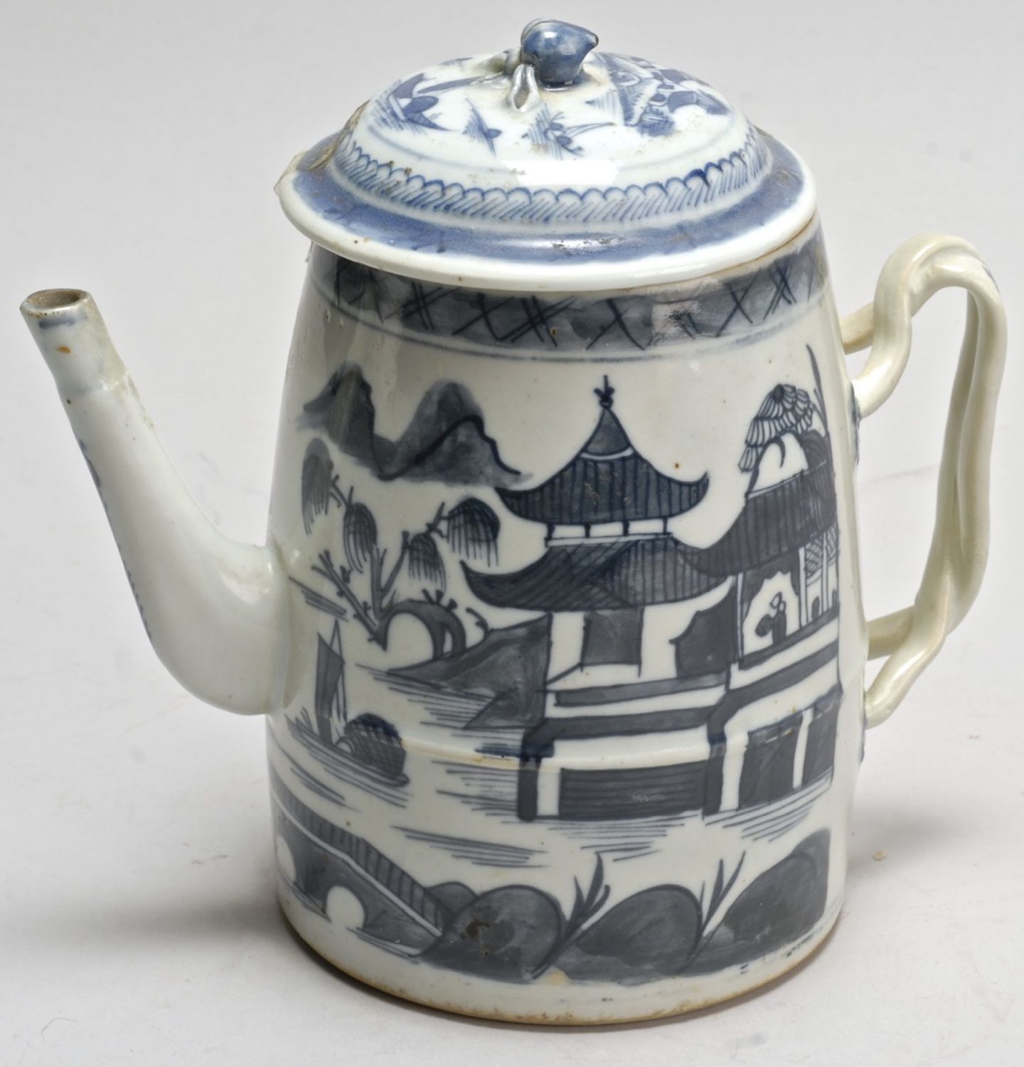 CHINESE EXPORT BLUE AND WHITE