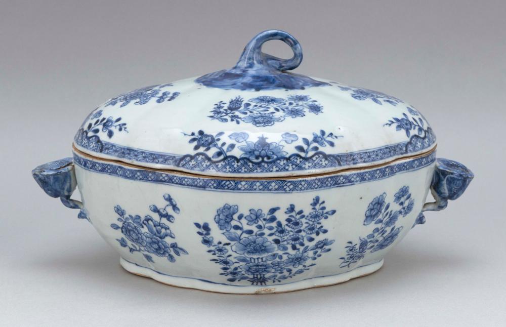 CHINESE EXPORT BLUE AND WHITE