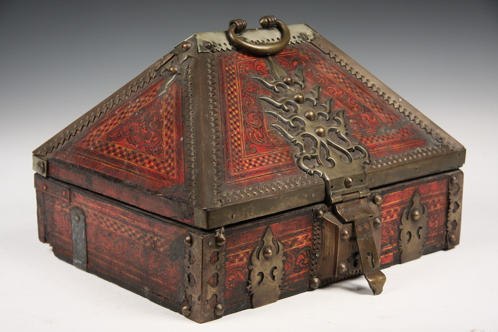 CHINESE EXPORT BOX - 19th c Chinese
