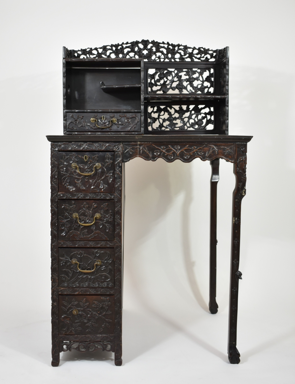 CHINESE EXPORT CARVED HONG-MU