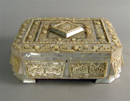 Chinese Export carved mother-of