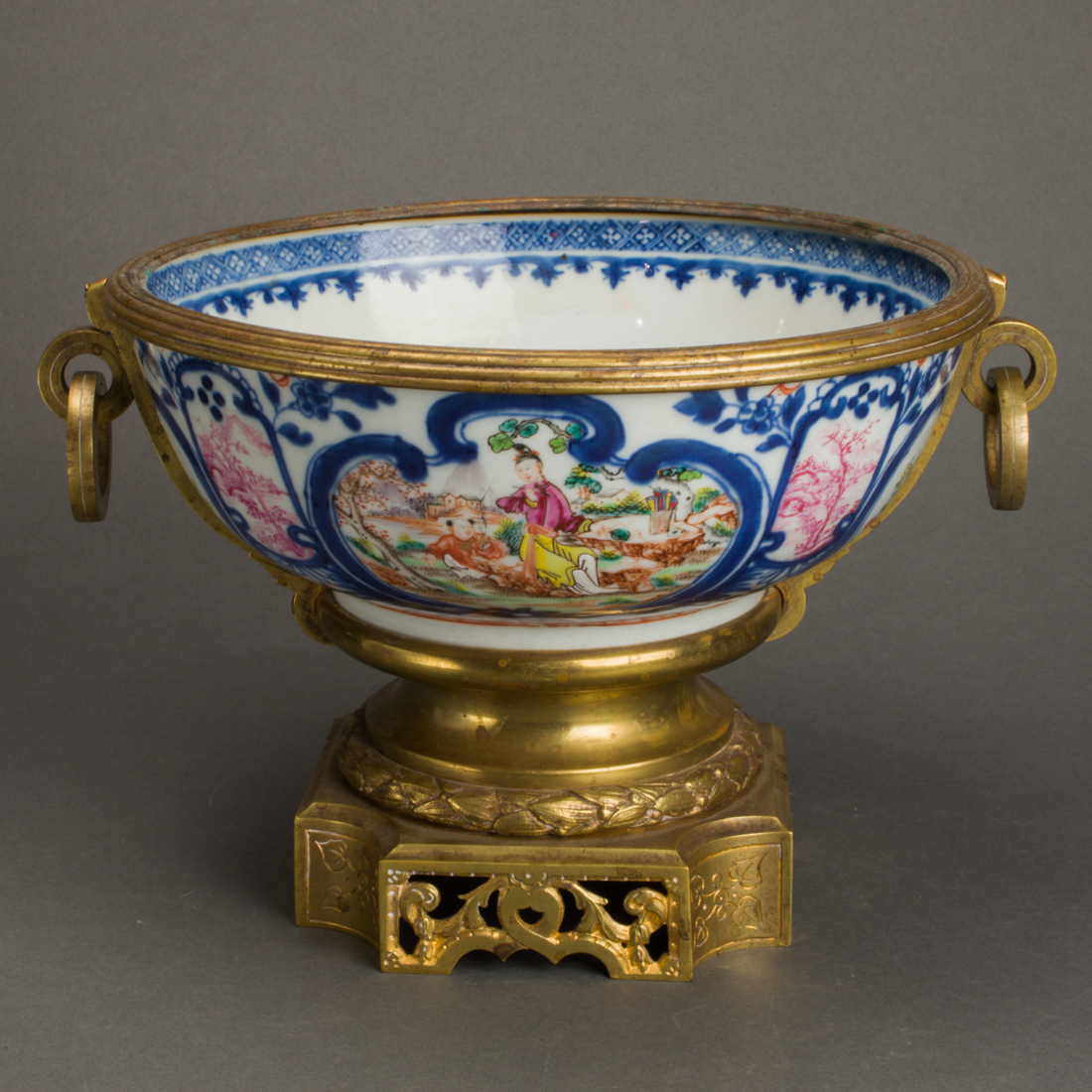 CHINESE EXPORT FAMILLE ROSE BOWL