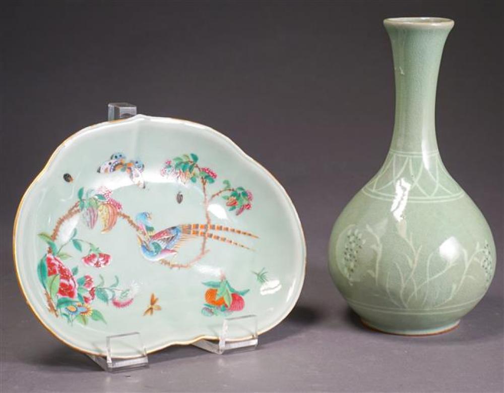 CHINESE EXPORT FAMILLE ROSE CELADON