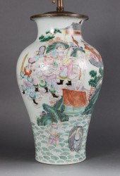 Chinese Export Famille Rose po
