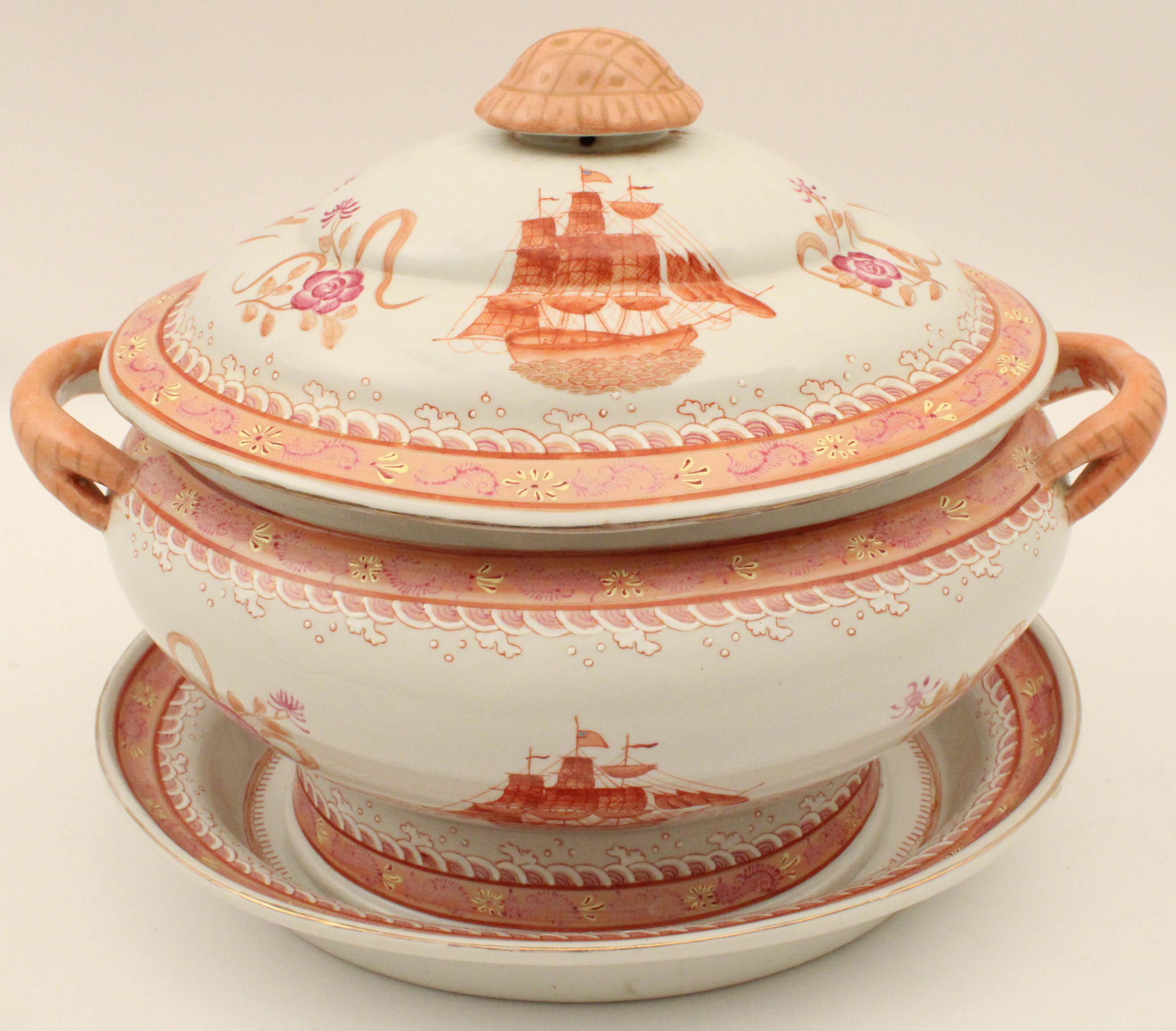 CHINESE EXPORT FITZHUGH TUREEN WITH