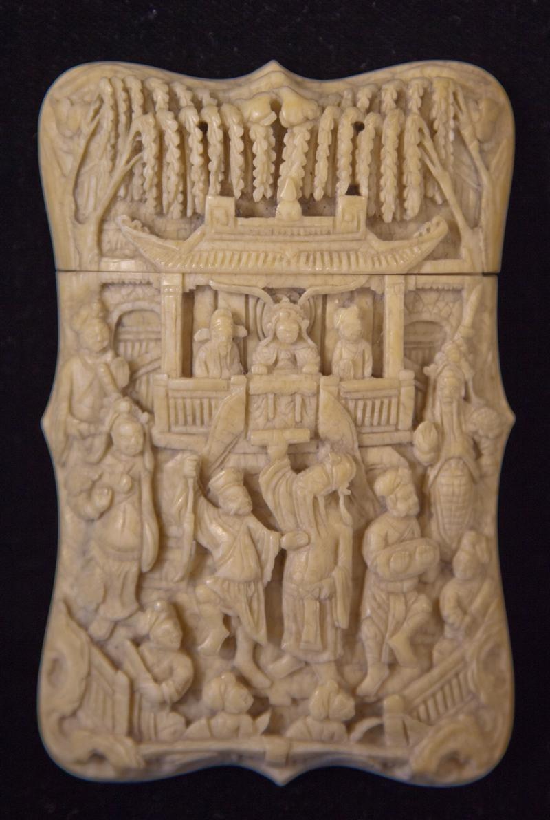 CHINESE EXPORT IVORY CARD CASE
