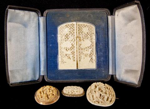 CHINESE EXPORT IVORY PICTURE
