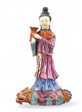 CHINESE EXPORT LADY FIGURE ON