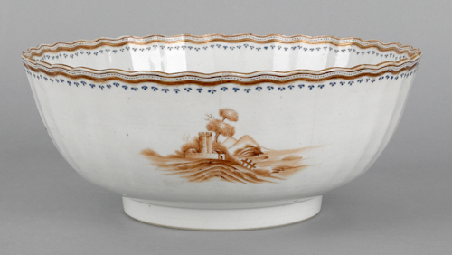 Chinese export porcelain bowl ca.