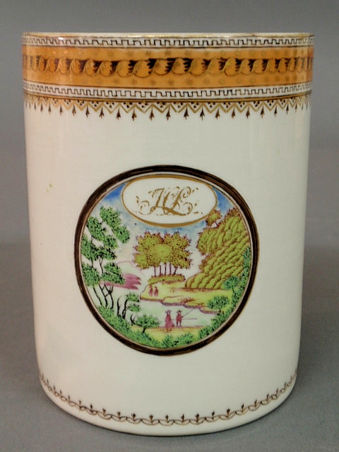 Chinese export porcelain mug