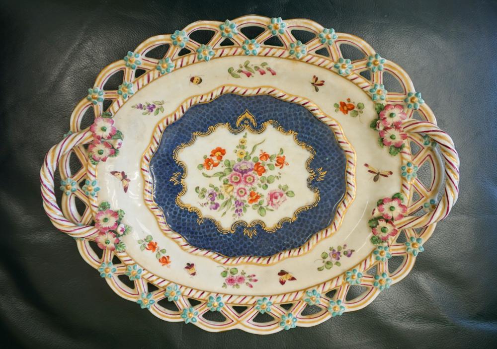 CHINESE EXPORT PORCELAIN OVAL