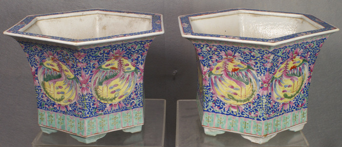 Chinese export porcelain pr of