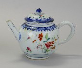 CHINESE EXPORT PORCELAIN TEAPO