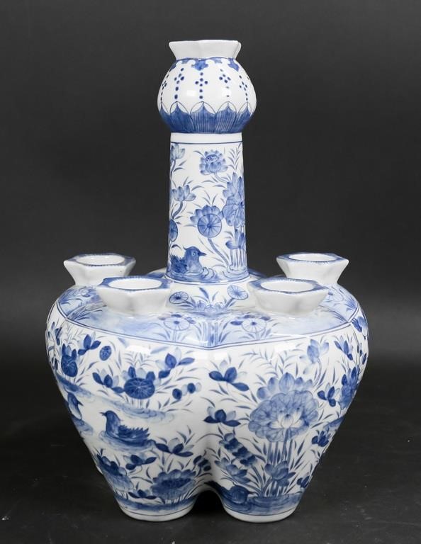 CHINESE EXPORT PORCELAIN TULIP