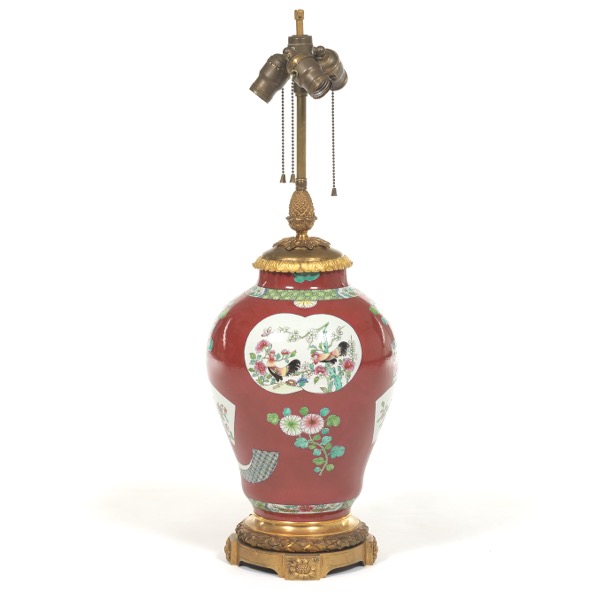 CHINESE EXPORT PORCELAIN VASE