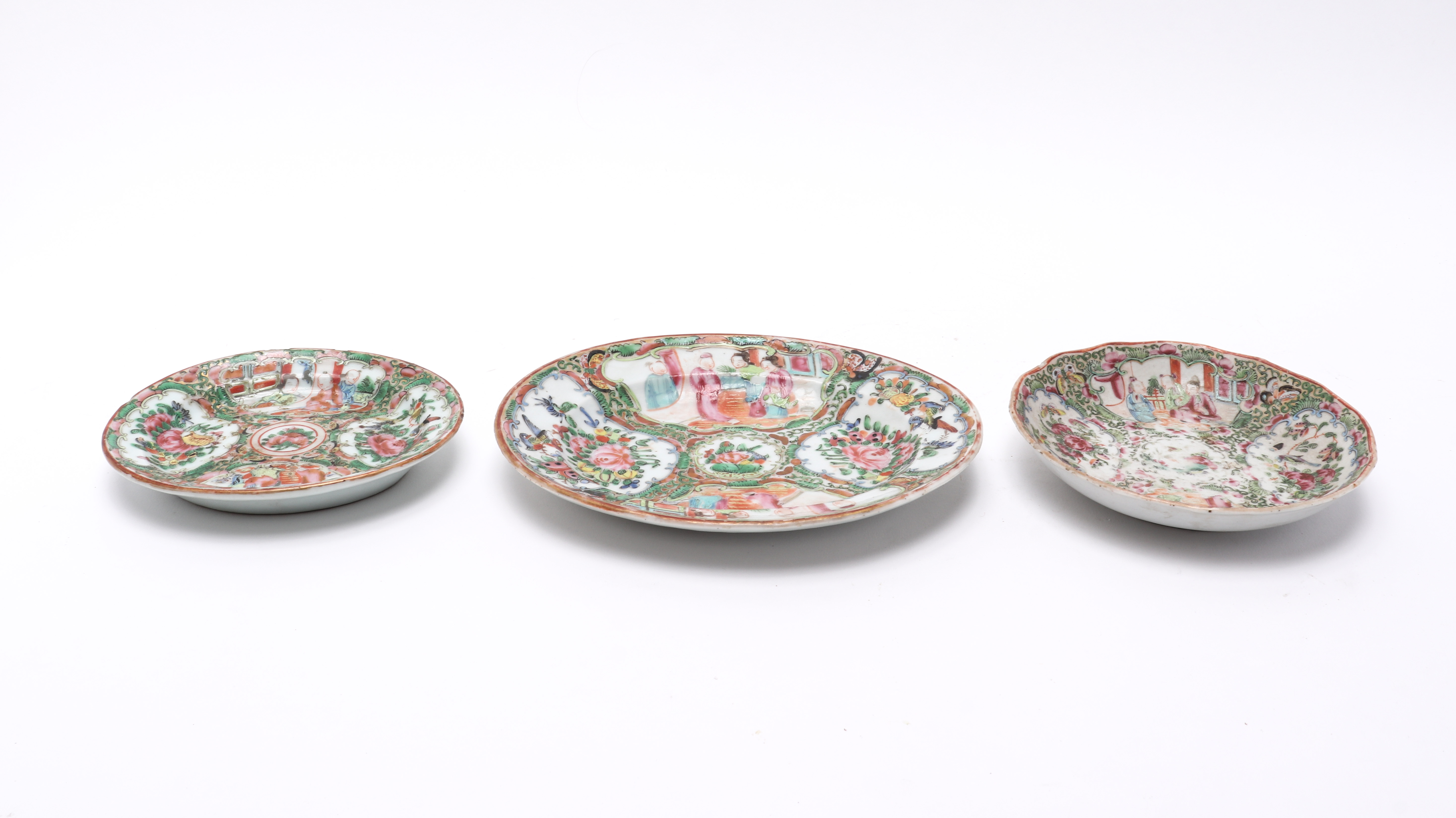 CHINESE EXPORT ROSE MEDALLION