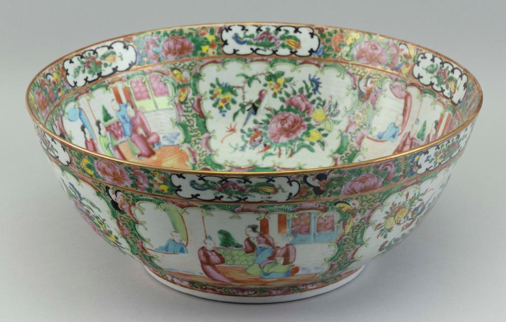 CHINESE EXPORT ROSE MEDALLION