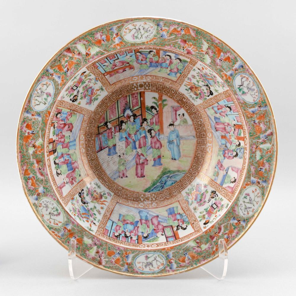 CHINESE EXPORT ROSE MEDALLION