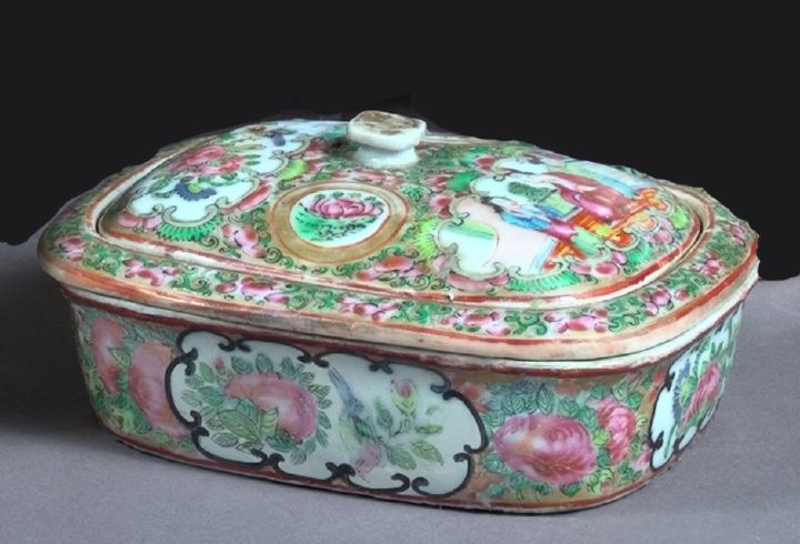Chinese Export \"Rose Medallion\"