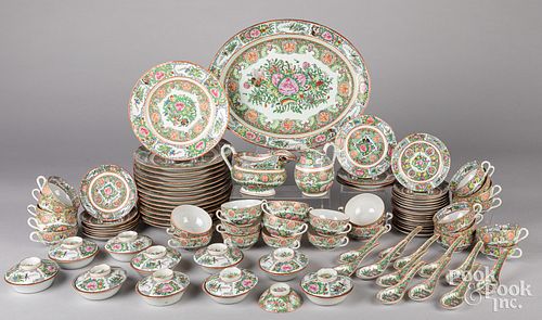 CHINESE EXPORT ROSE MEDALLION