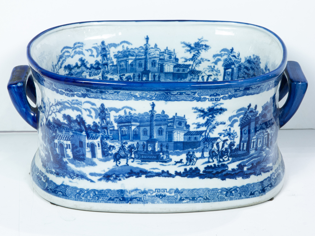 CHINESE EXPORT STYLE LARGE BLUE AND