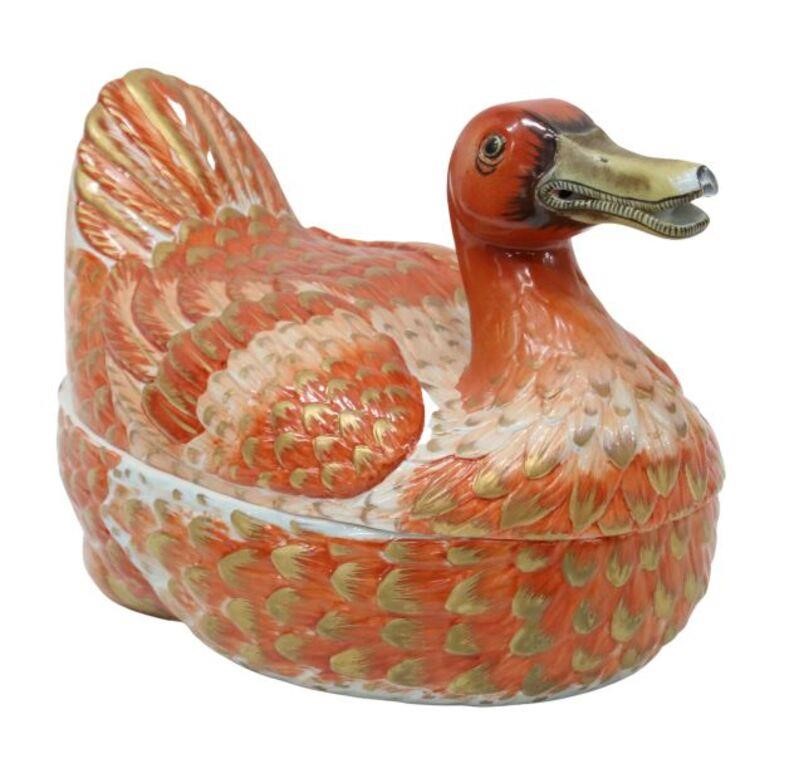 CHINESE EXPORT STYLE PORCELAIN DUCK