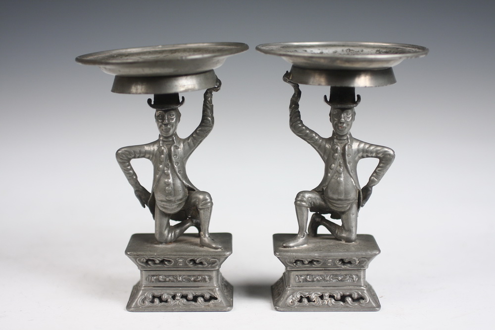 CHINESE EXPORT TAZZAS - Pair of
