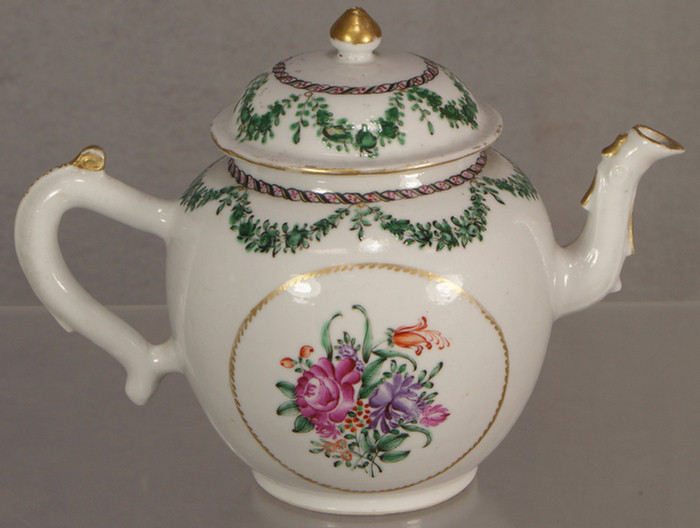 Chinese Export teapot, Famille Rose