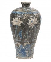 CHINESE FAHUA VASE Fahua Decor