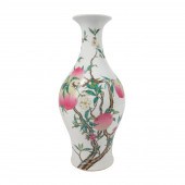 CHINESE FAMILE ROSE BAT AND PE