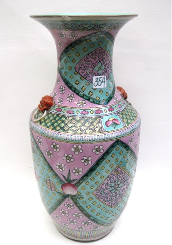 CHINESE FAMILE VERTE PORCELAIN VASE