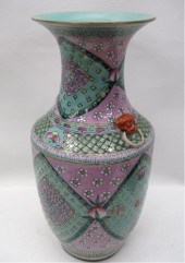 CHINESE FAMILE VERTE VASE enam
