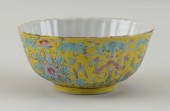 CHINESE FAMILLE JAUNE PORCELAI