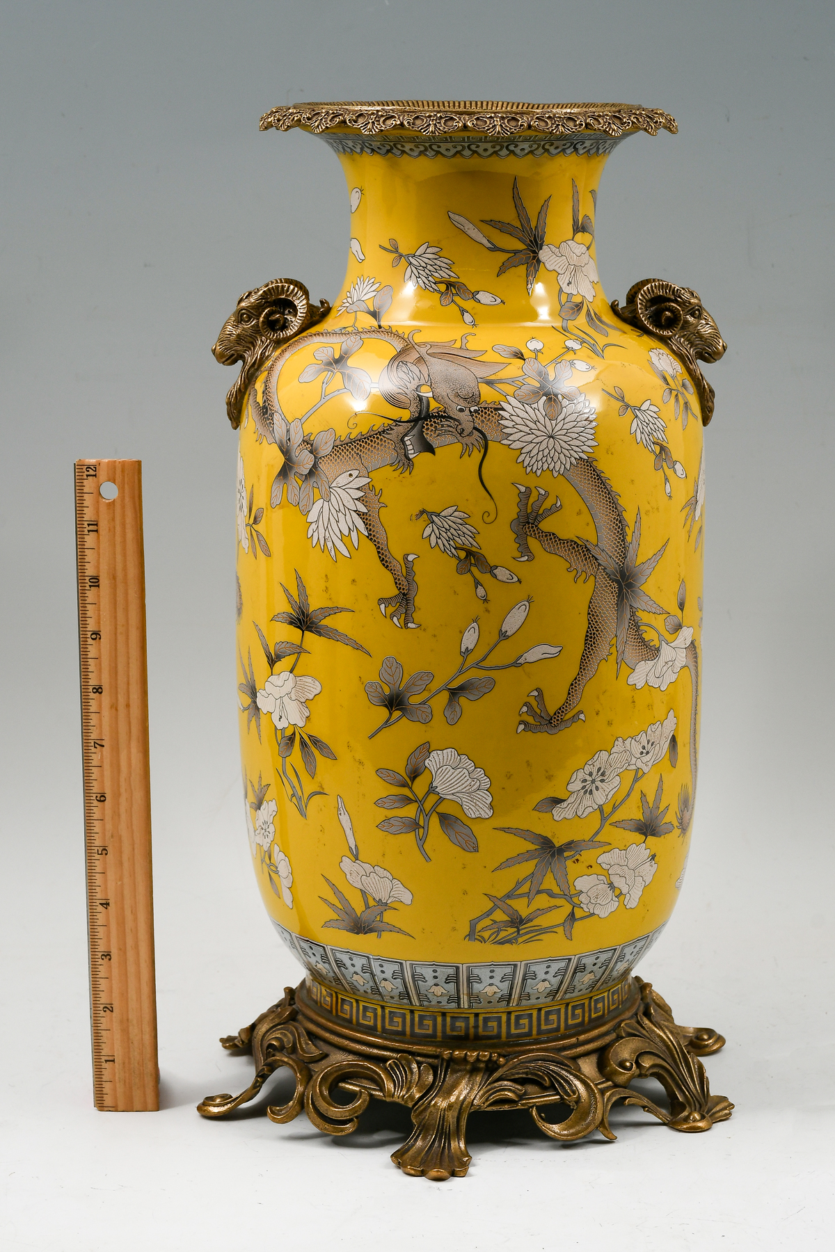 CHINESE FAMILLE JUANE PORCELAIN