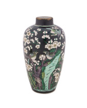 CHINESE FAMILLE NOIR FLORAL VA