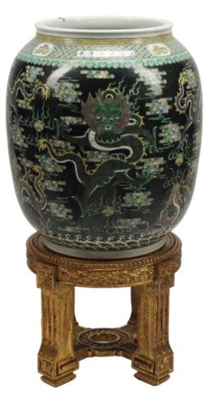 CHINESE FAMILLE NOIR PORCELAIN VASE