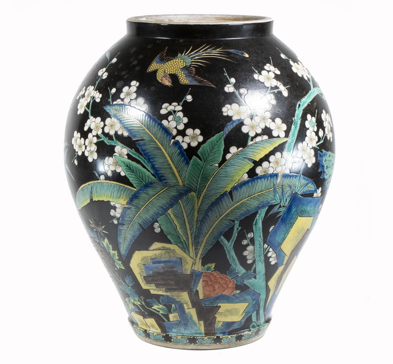 CHINESE FAMILLE NOIR VASE Large