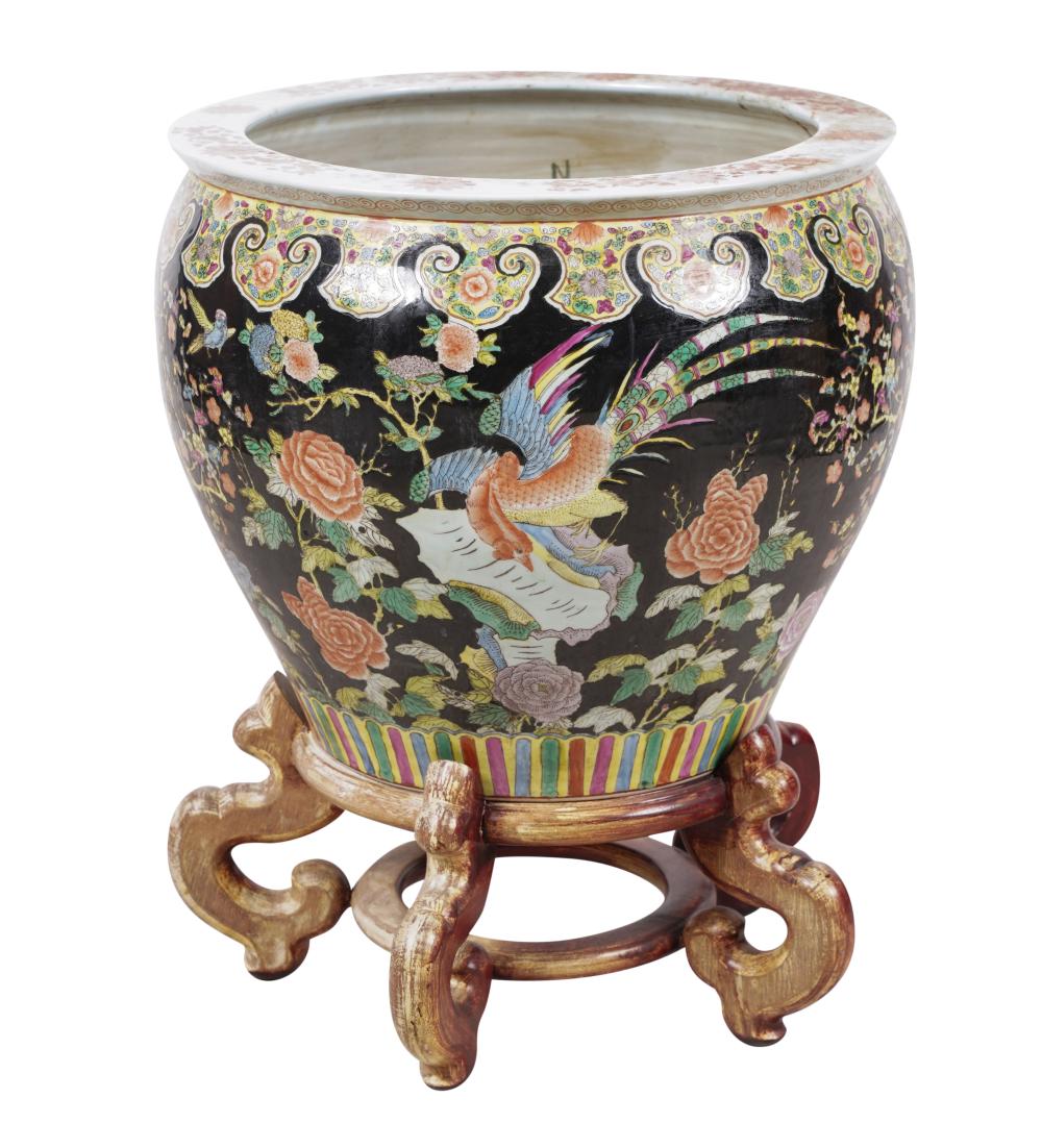 CHINESE FAMILLE NOIRE PORCELAIN