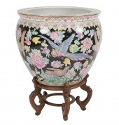 CHINESE FAMILLE NOIRE PORCELAI