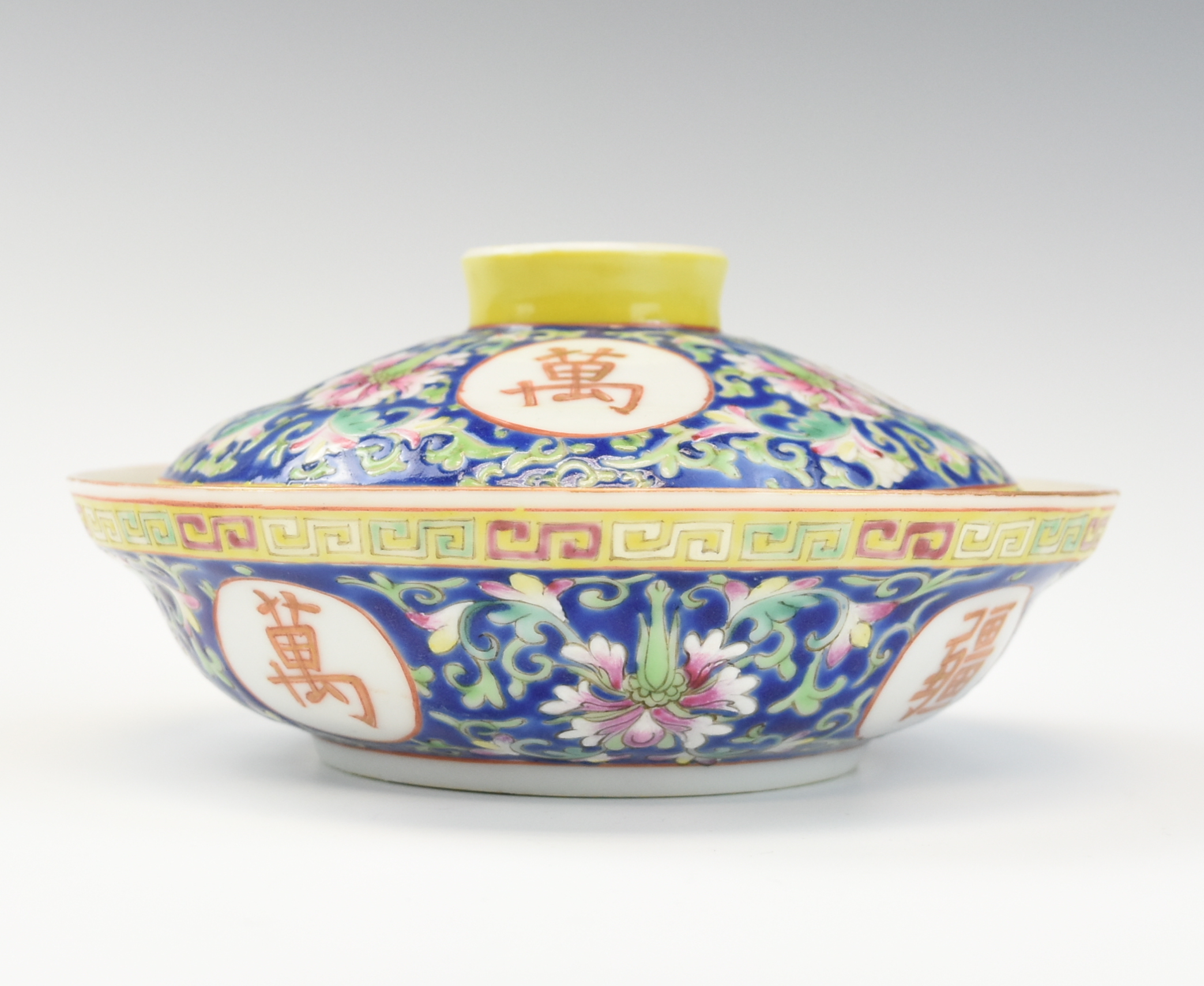 CHINESE FAMILLE ROSE BOWL AND
