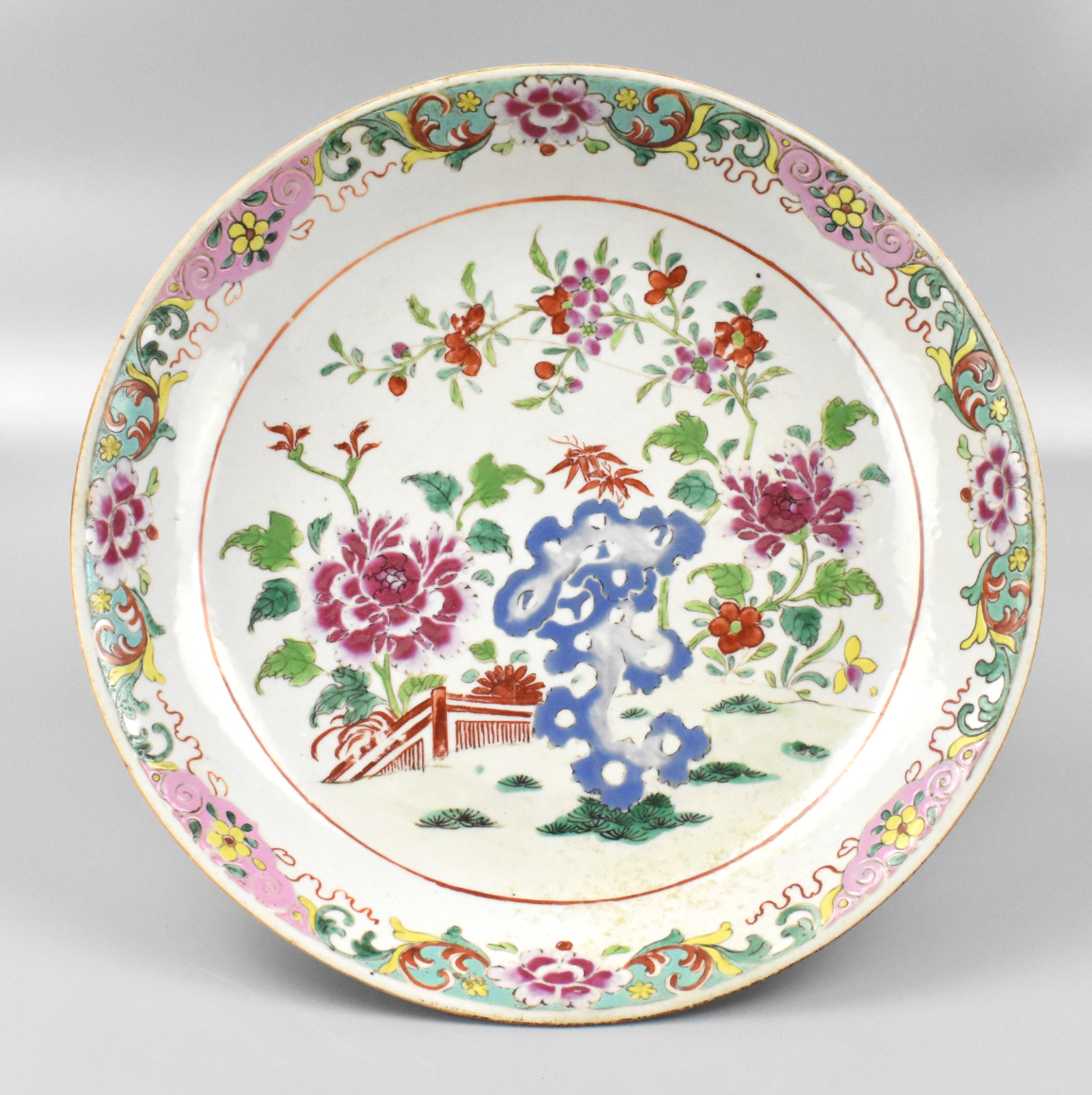 CHINESE FAMILLE ROSE CHARGER,