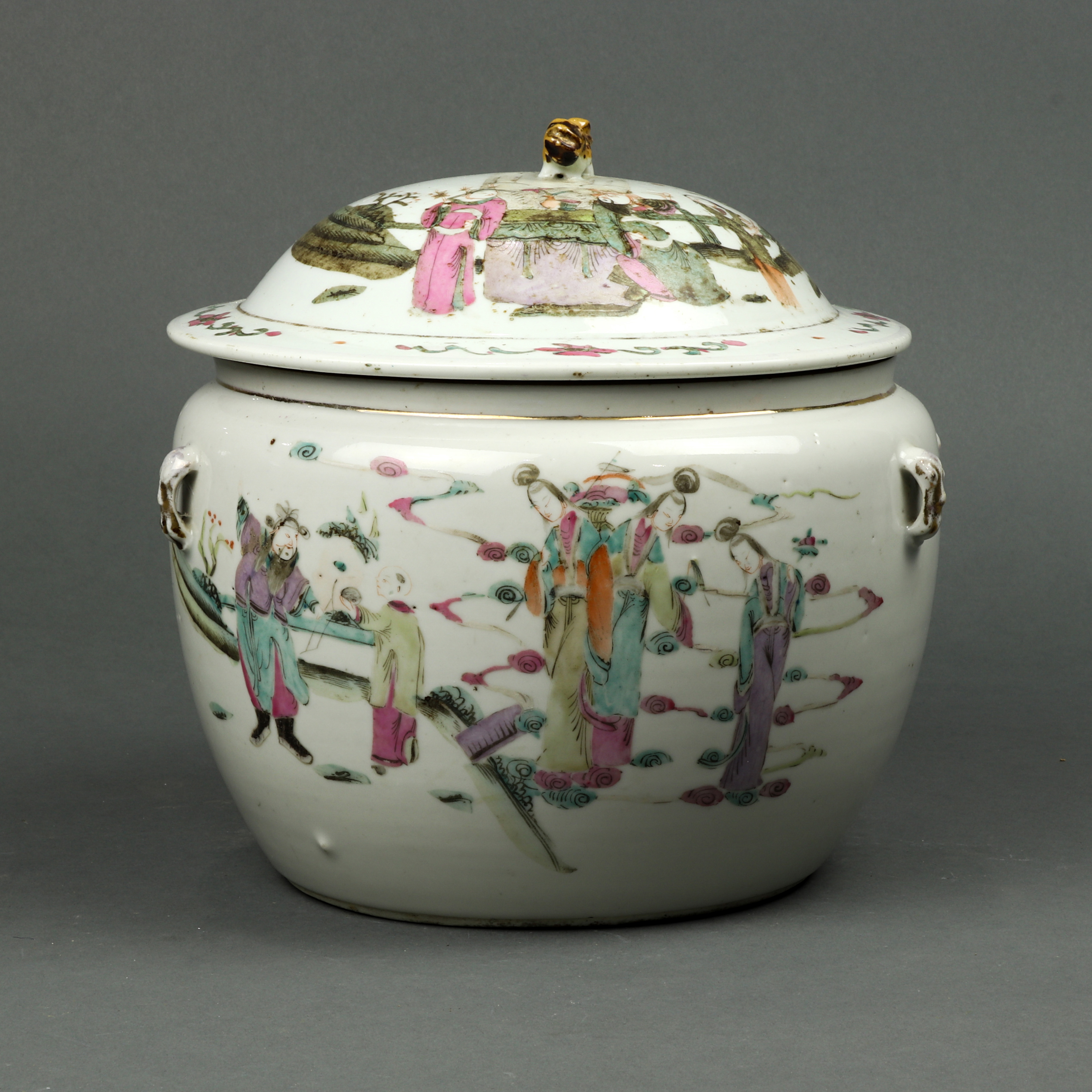 CHINESE FAMILLE ROSE COVERED JAR