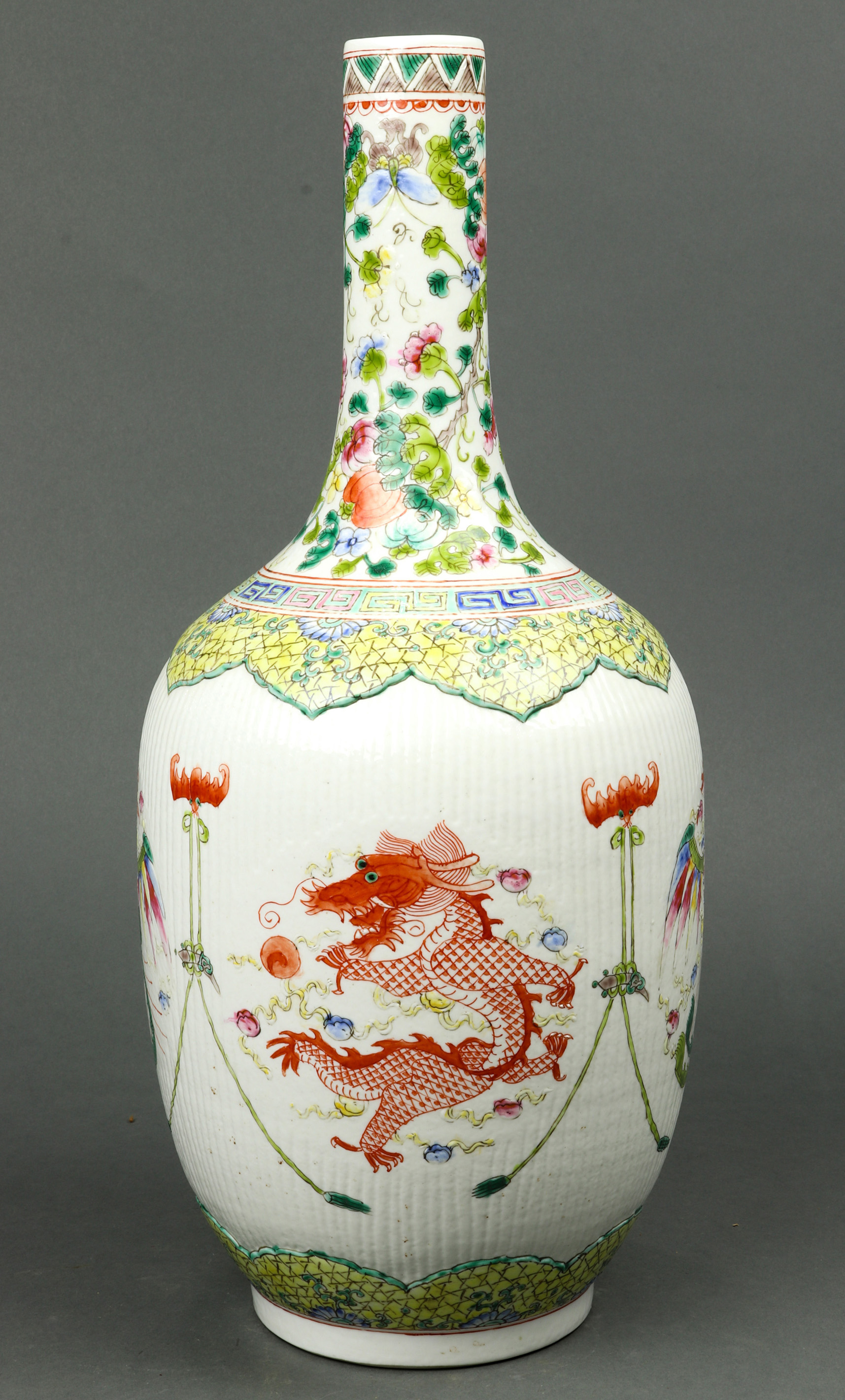 CHINESE FAMILLE ROSE DRAGON AND