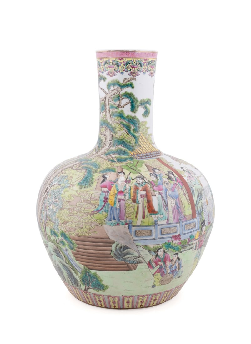 CHINESE FAMILLE ROSE FIGURAL